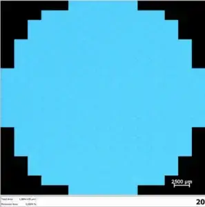 A digital image shows a large, light blue circle with jagged, pixelated edges centered on a black background. A scale bar at the bottom right indicates a length of 2500 micrometers.